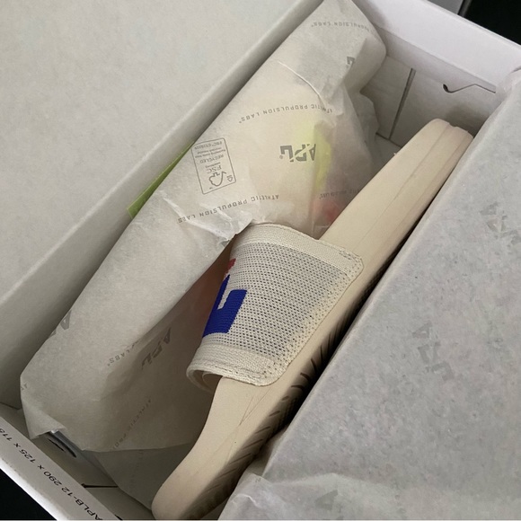 APL Women's Big Logo TechLoom Slide Sandals - Picture 9 of 12